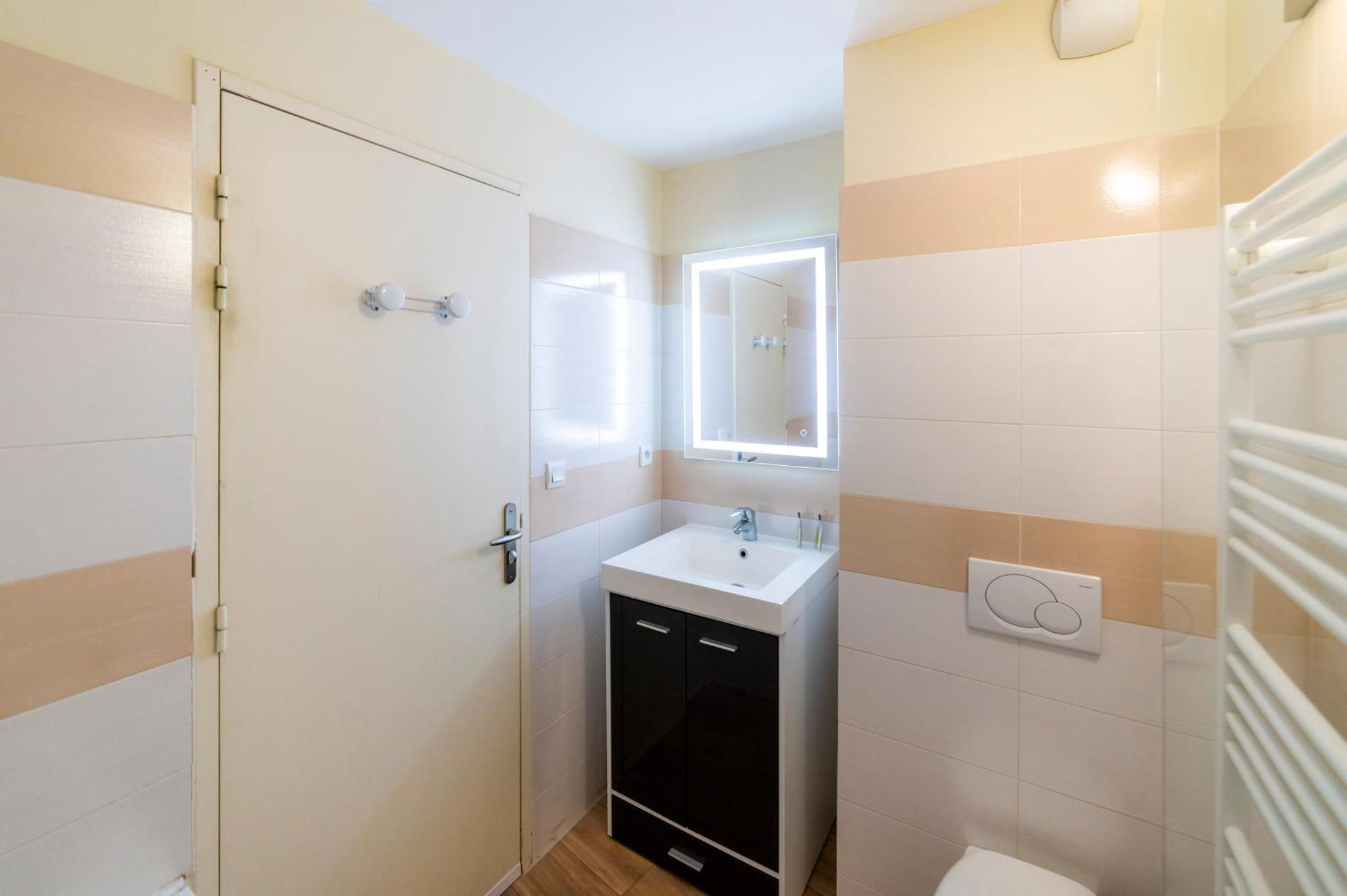 Appartement T2 Au Cœur Du Centre Historique De #3 *